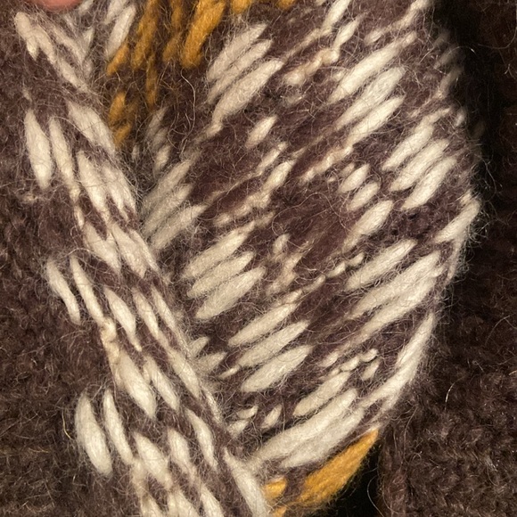 Beautiful Handmade sweater -Wool with hearts 💕 - Picture 11 of 11